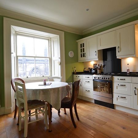 Royal Mile Elegance - Space & Luxury Apartment Edinburgh Bagian luar foto
