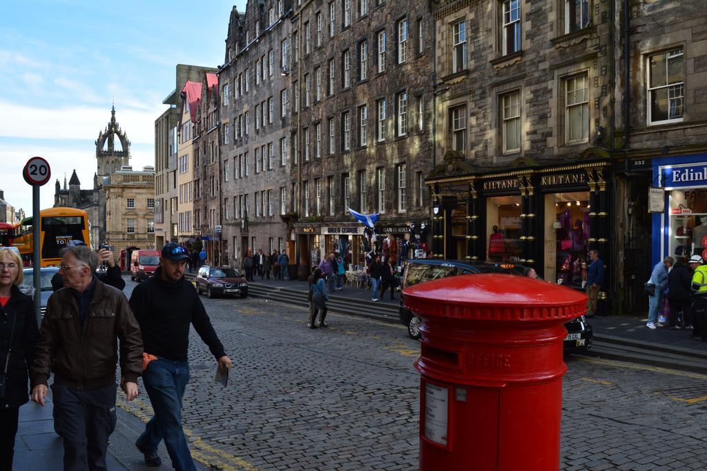 Royal Mile Elegance - Space & Luxury Apartment Edinburgh Bagian luar foto