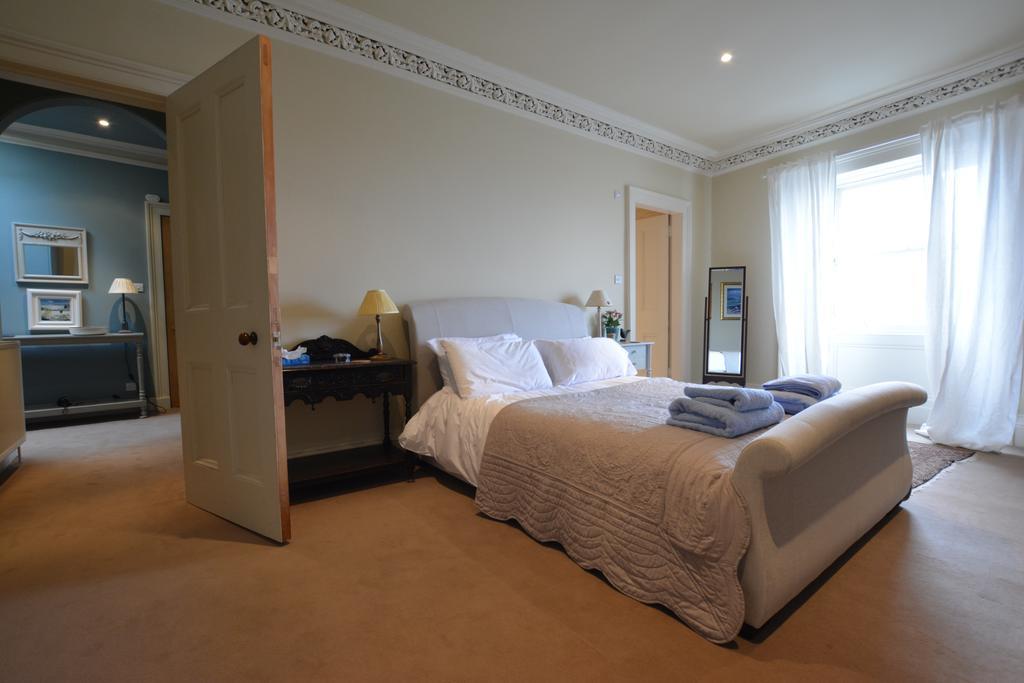 Royal Mile Elegance - Space & Luxury Apartment Edinburgh Bagian luar foto